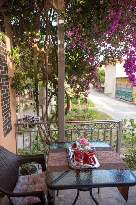 Bougainvillea House 1 Kalamata Esterno foto